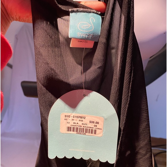 3/$25 Swan Sarong | Beach Cover Up | Wrap | New - Picture 3 of 4